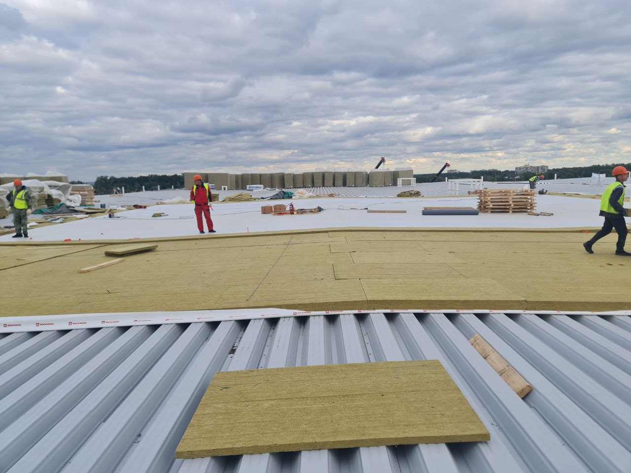 ТЦ Леруа Мерлен, г. Владимир - 2022 - Портфолио ROSKROV (АО 'ИНТЕРХОЛДИНГ')