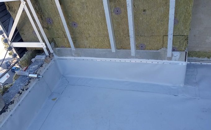 Объект Устройство кровли пристройки ЖК "Forst" из полимерной мембраны по адресу: г. Москва, ул. Автозаводская, 26/1 - изображение  №5>