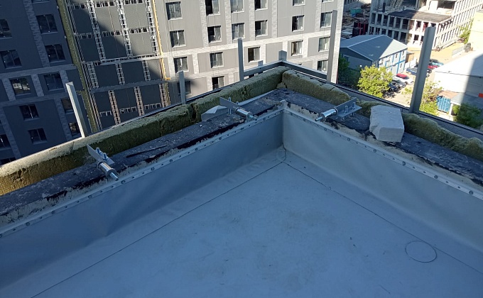 Объект Устройство кровли пристройки ЖК "Forst" из полимерной мембраны по адресу: г. Москва, ул. Автозаводская, 26/1 - изображение  №6>