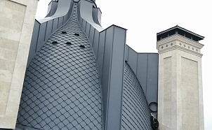 Центральная смотровая башня в комплексе здания замкового сооружения